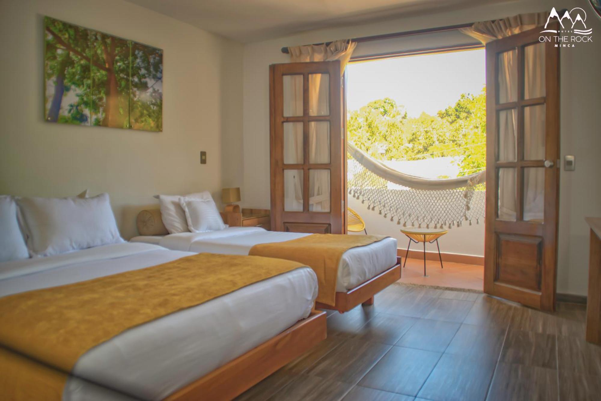 Hotel On The Rock Minca Ngoại thất bức ảnh