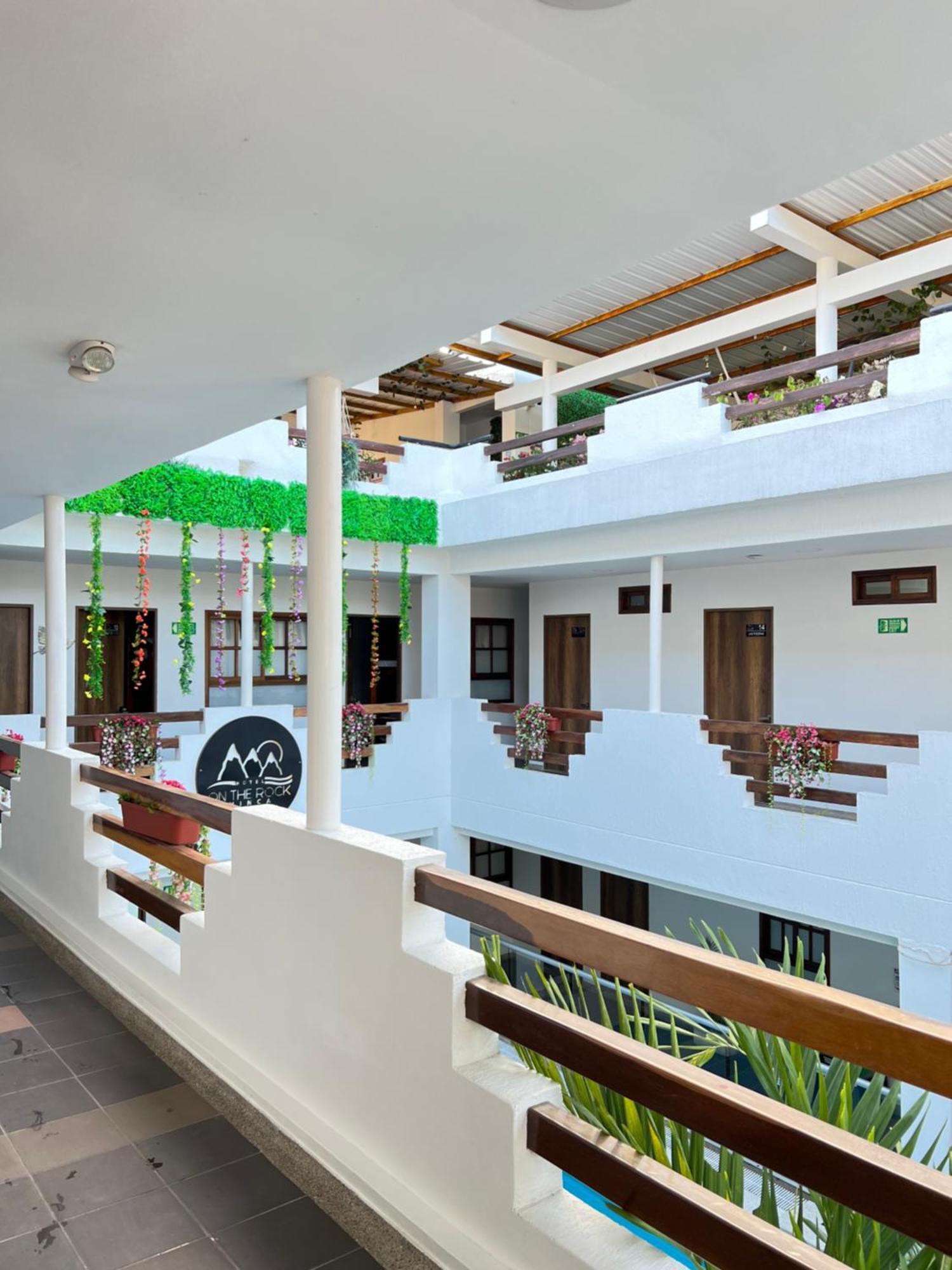 Hotel On The Rock Minca Ngoại thất bức ảnh